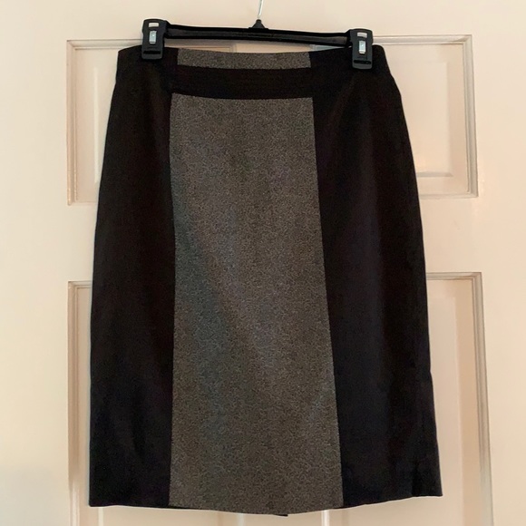 Black skirt - Picture 1 of 2